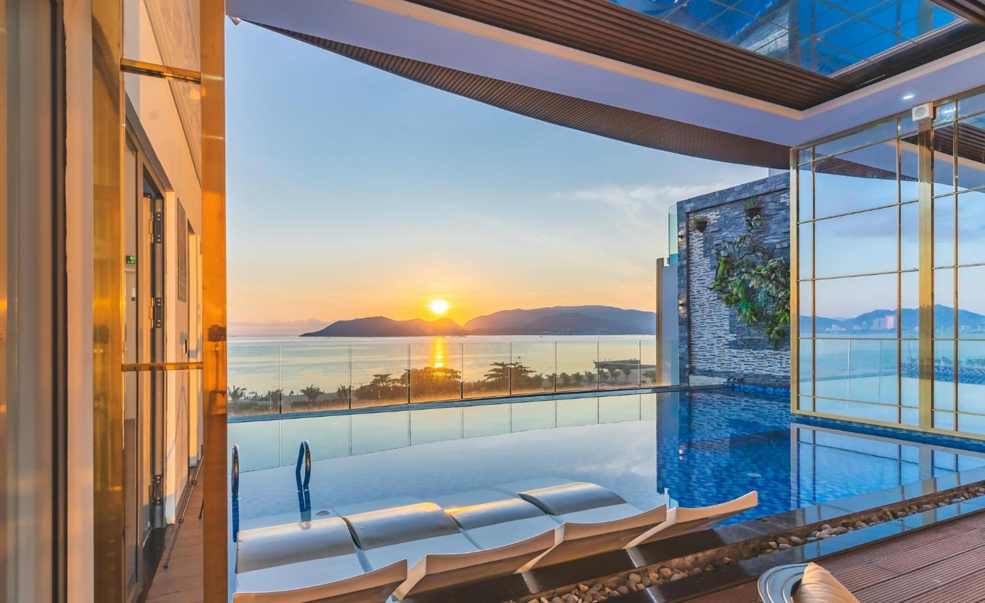 La Vague Hotel Nha Trang Exterior photo